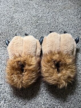 Kids Plush Bear Paw Slippers in Light Brown